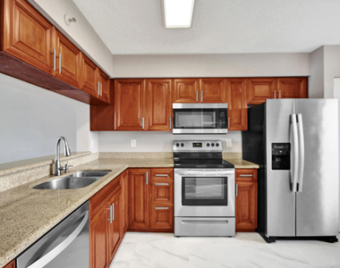 2200 S Cypress Bend Drive - Photo Thumbnail 41