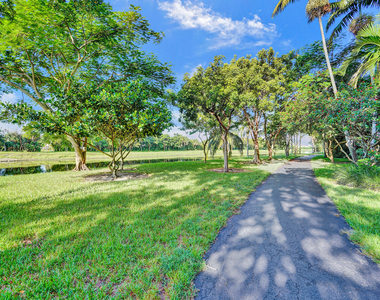 2200 S Cypress Bend Drive - Photo Thumbnail 25