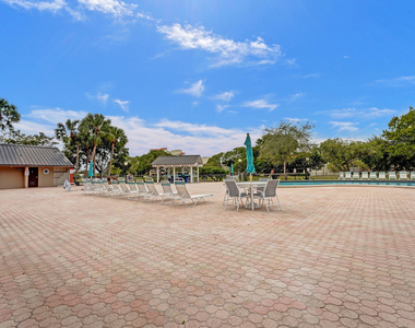 2200 S Cypress Bend Drive - Photo Thumbnail 58