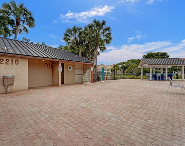 2200 S Cypress Bend Drive - Photo Thumbnail 59