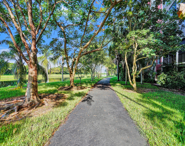2200 S Cypress Bend Drive - Photo Thumbnail 26