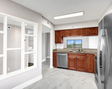 2200 S Cypress Bend Drive - Photo Thumbnail 43