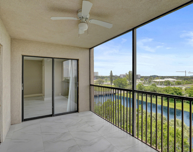 2200 S Cypress Bend Drive - Photo Thumbnail 54