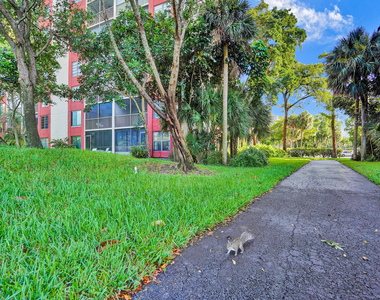 2200 S Cypress Bend Drive - Photo Thumbnail 28