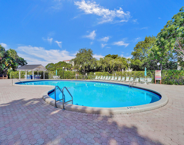 2200 S Cypress Bend Drive - Photo Thumbnail 31