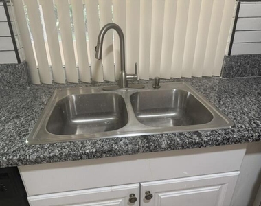 2530 Nw 87th Lane - Photo Thumbnail 12