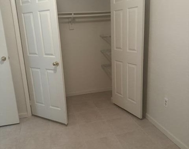 2530 Nw 87th Lane - Photo Thumbnail 18