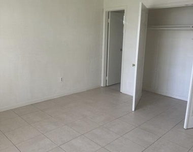 2530 Nw 87th Lane - Photo Thumbnail 17