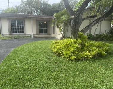 2530 Nw 87th Lane - Photo Thumbnail 2