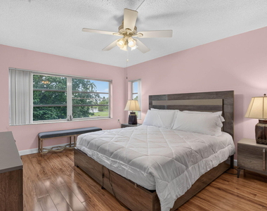4602 Ne Martinique Way - Photo Thumbnail 23