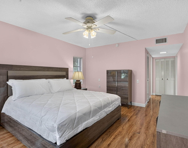 4602 Ne Martinique Way - Photo Thumbnail 22