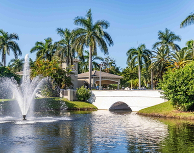 4602 Ne Martinique Way - Photo Thumbnail 52