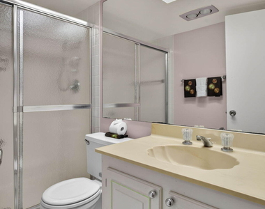 4602 Ne Martinique Way - Photo Thumbnail 26