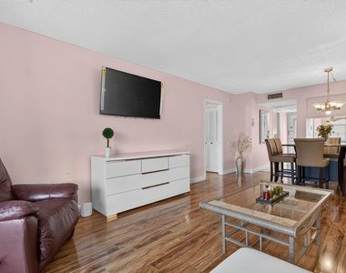 4602 Ne Martinique Way - Photo Thumbnail 10