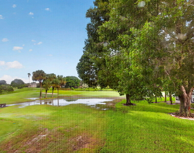 4602 Ne Martinique Way - Photo Thumbnail 19