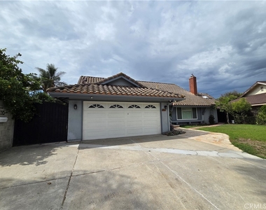 17114 Ridge Park Drive - Photo Thumbnail 2