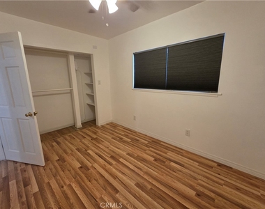 1695 1/2 James Pl - Photo Thumbnail 3