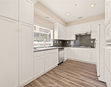 1115 Fairview - Photo Thumbnail 3