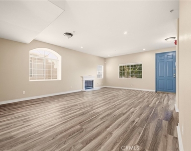 1115 Fairview - Photo Thumbnail 2