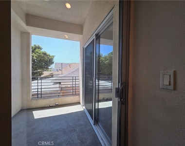 1836 Sichel Street - Photo Thumbnail 8