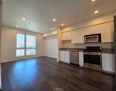 1836 Sichel Street - Photo Thumbnail 4