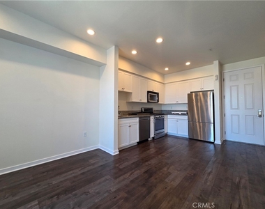 1836 Sichel Street - Photo Thumbnail 3