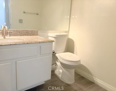 2840 Oak Creek Drive - Photo Thumbnail 7