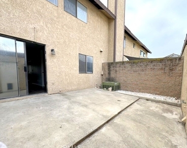 2840 Oak Creek Drive - Photo Thumbnail 10