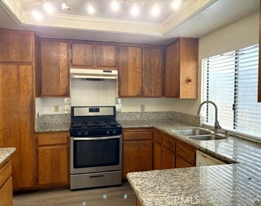 2840 Oak Creek Drive - Photo Thumbnail 4