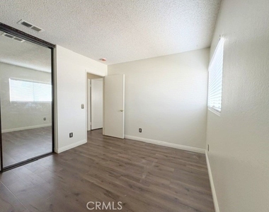 2840 Oak Creek Drive - Photo Thumbnail 6