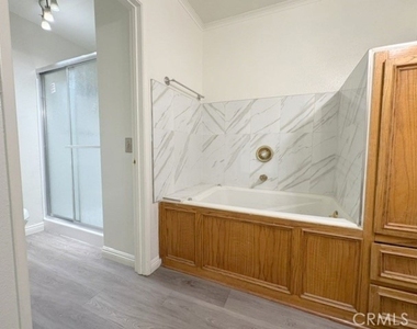 2840 Oak Creek Drive - Photo Thumbnail 9