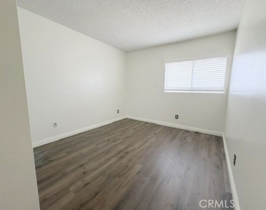 2840 Oak Creek Drive - Photo Thumbnail 5