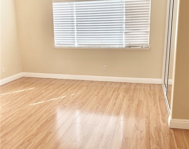 15686 Altamira Drive - Photo Thumbnail 9
