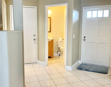 15686 Altamira Drive - Photo Thumbnail 13