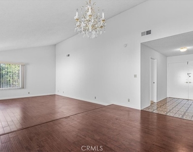 20456 Tam Oshanter Drive - Photo Thumbnail 2