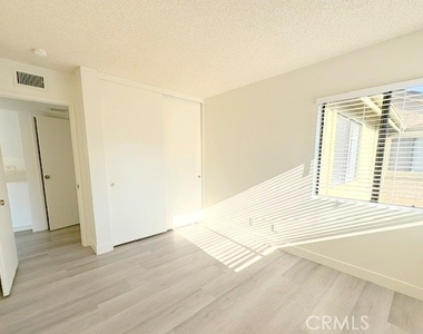 34 Carriage Way - Photo Thumbnail 3