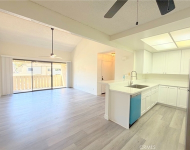 34 Carriage Way - Photo Thumbnail 14