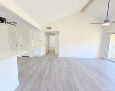 34 Carriage Way - Photo Thumbnail 9