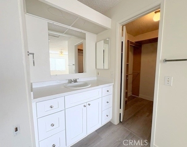 34 Carriage Way - Photo Thumbnail 6