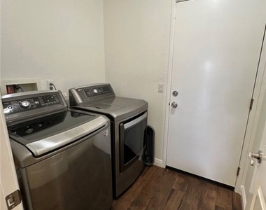15423 Park Point - Photo Thumbnail 24