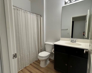 15423 Park Point - Photo Thumbnail 17