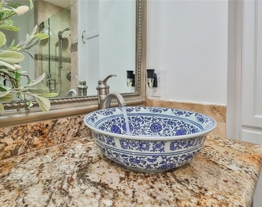 4658 Tam Oshanter Drive - Photo Thumbnail 32