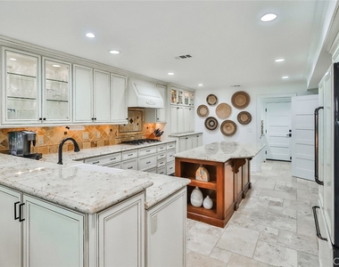 4658 Tam Oshanter Drive - Photo Thumbnail 12