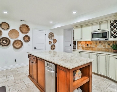 4658 Tam Oshanter Drive - Photo Thumbnail 14