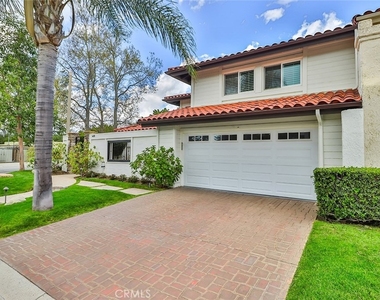 4658 Tam Oshanter Drive - Photo Thumbnail 2