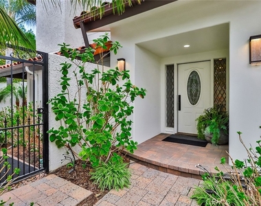 4658 Tam Oshanter Drive - Photo Thumbnail 4