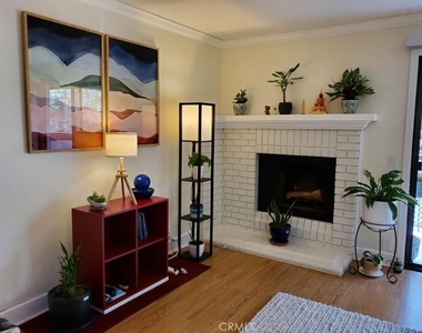 8840 Villa La Jolla Drive - Photo Thumbnail 2