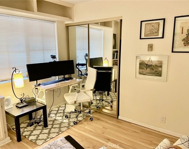8840 Villa La Jolla Drive - Photo Thumbnail 8