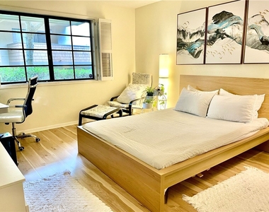 8840 Villa La Jolla Drive - Photo Thumbnail 10