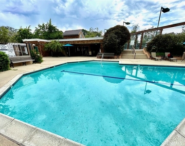 8840 Villa La Jolla Drive - Photo Thumbnail 18